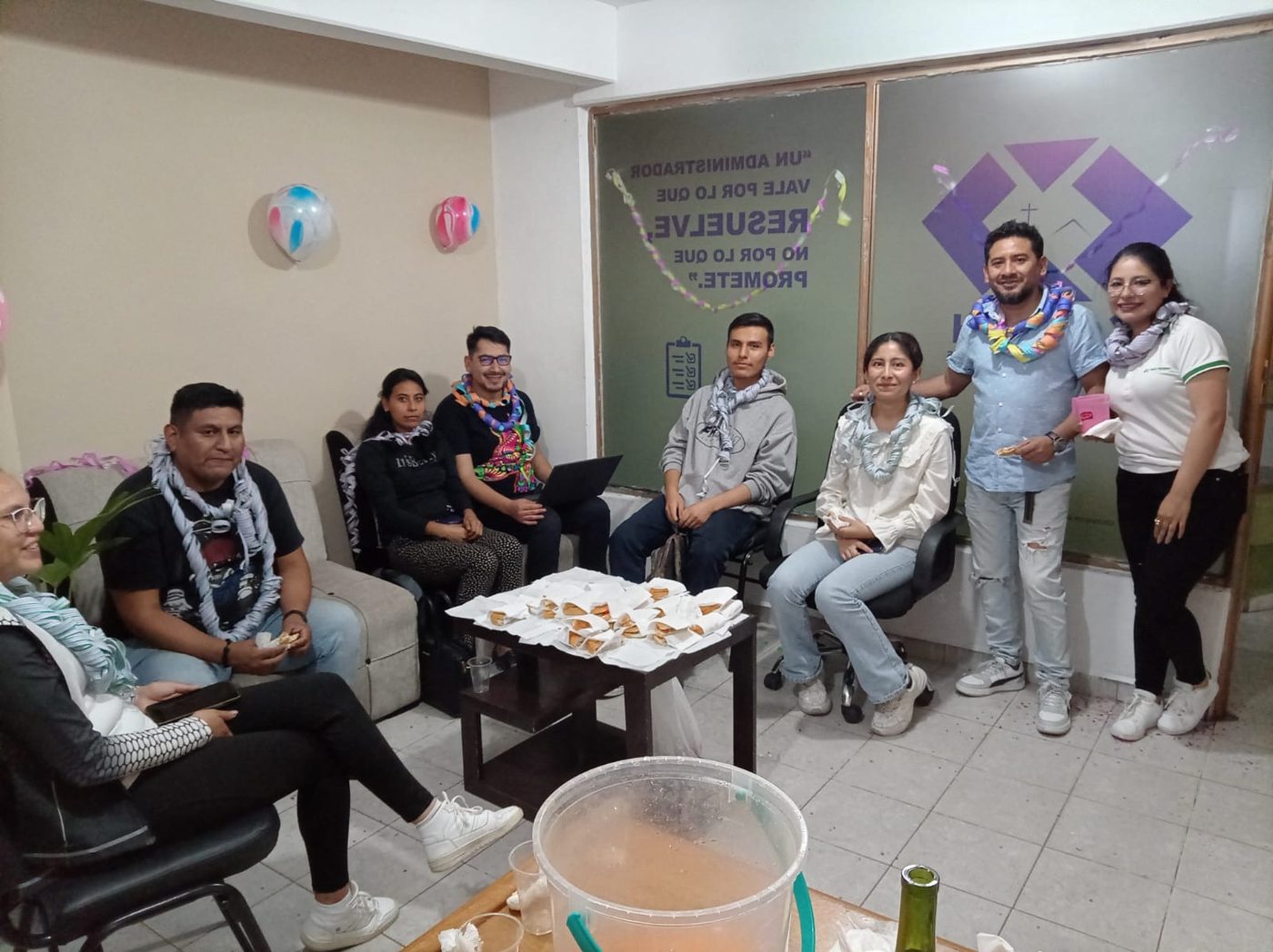 Challa de la oficina del CADECH junto a los afiliados