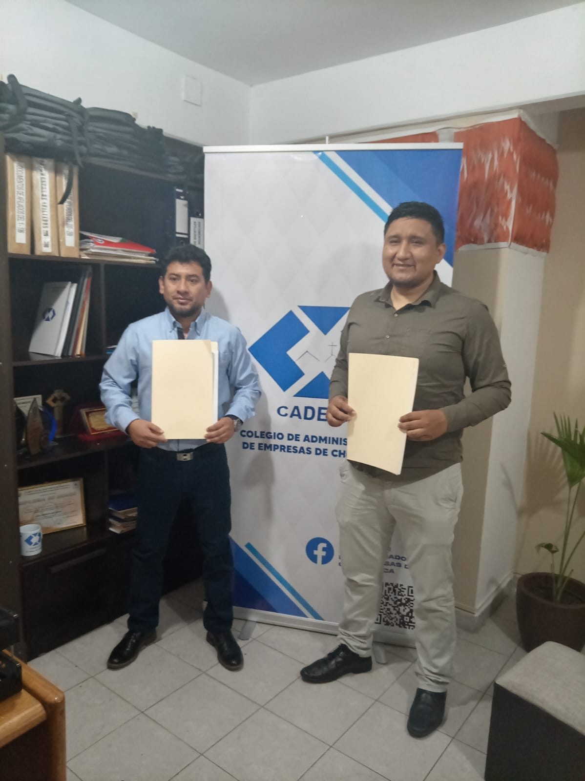 Firma de convenio entre el CADECH y JP Management