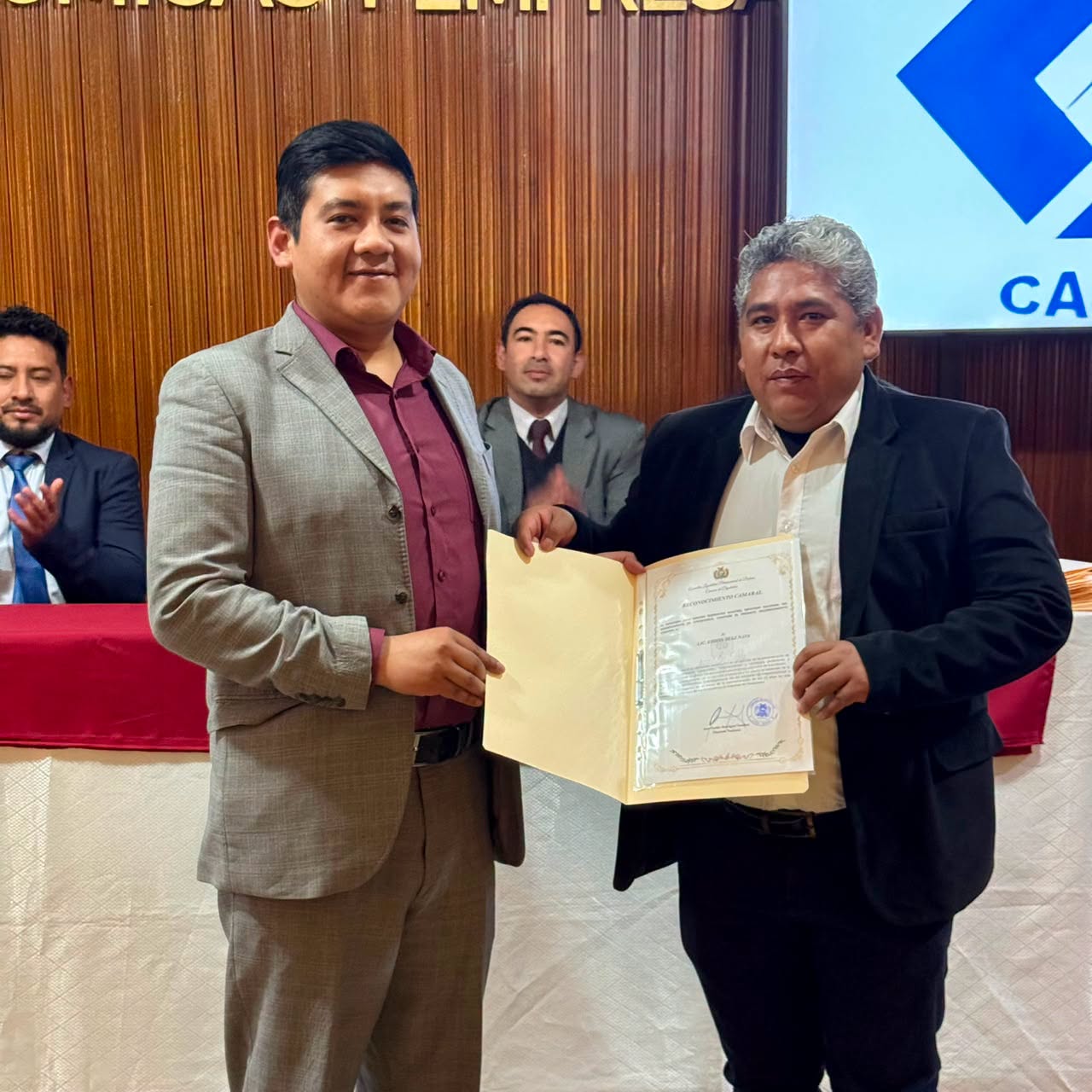Reconocimiento a miembros CADECH