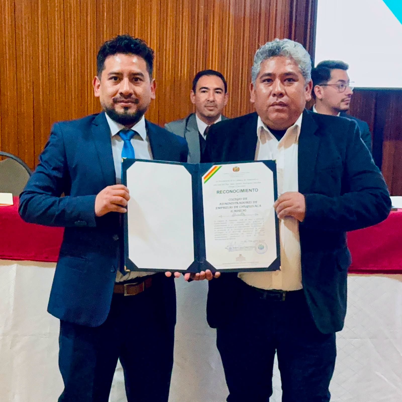 Reconocimiento a miembros CADECH